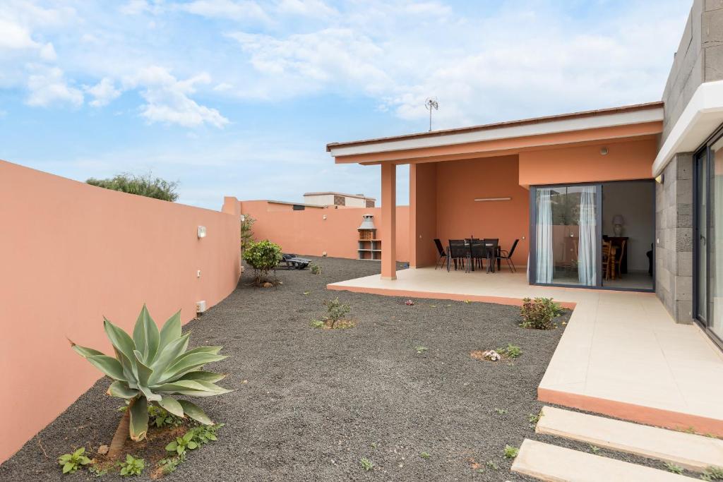 Home2Book Chill BBQ Hideaway in Corralejo - 2