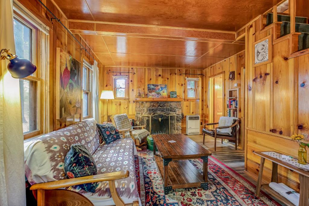 Walden in the Woods, Idyllwild