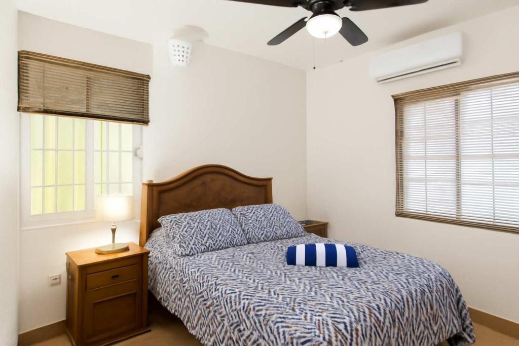 Beachfront 2BR Condo in Playa I Steps to 5th Ave! - 2