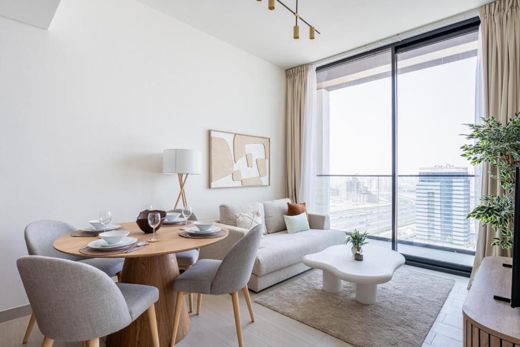 GuestReady - Top-Floor Tranquillity in JVC, Dubái