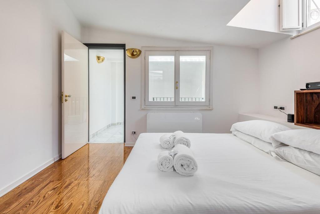 Duomo3'-Skylight-IdroPool-Private-Cinema-FreePark - 2
