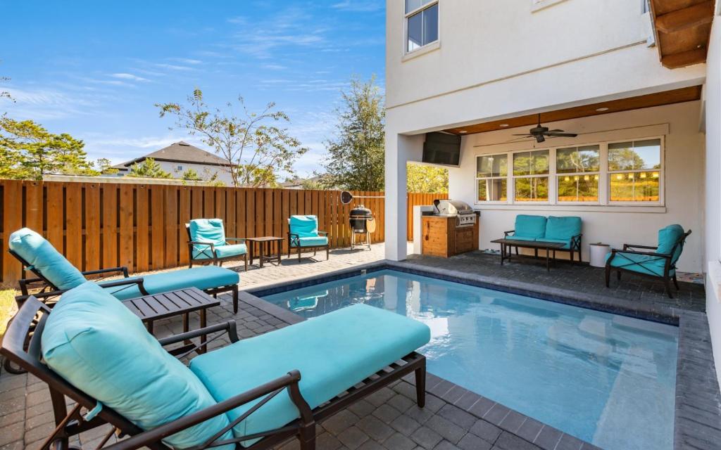 Changes in Latitude, Santa Rosa Beach