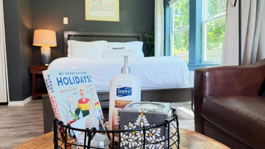 Paseo Nook Studio Private Entry & Parking #34b, Oklahoma City