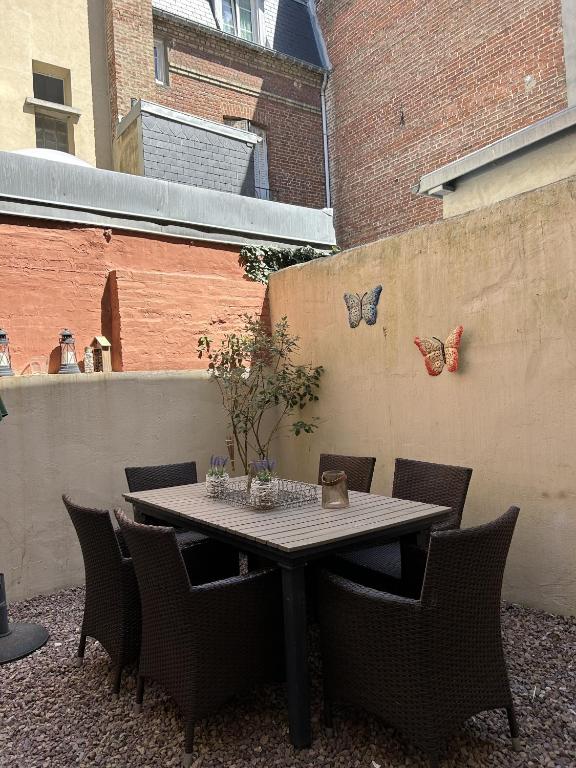 Rez de chaussée avec cour privée - 3