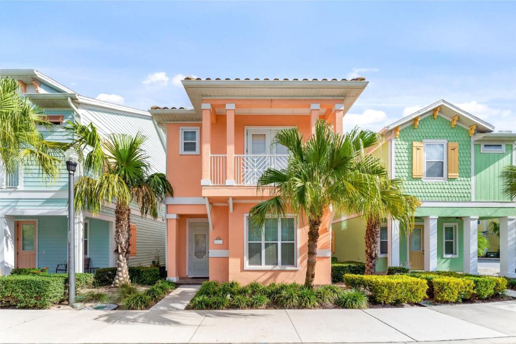 Parrot Paradise Escape for 8, Orlando