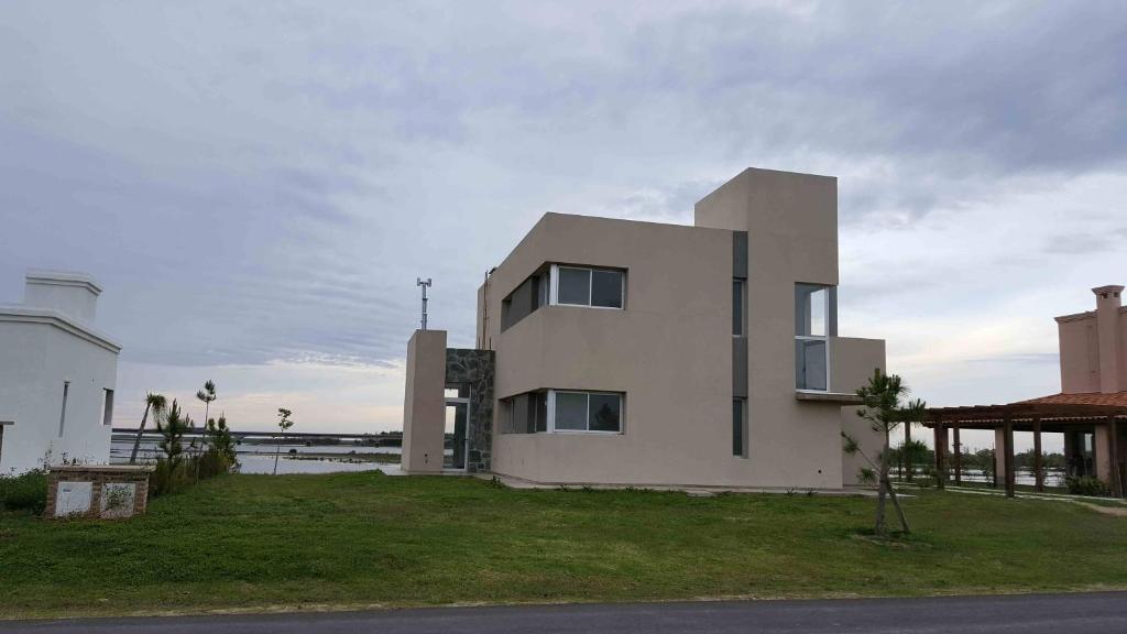 Casa Country Nautico Rio Barrio Privado Solar De Victoria - 4