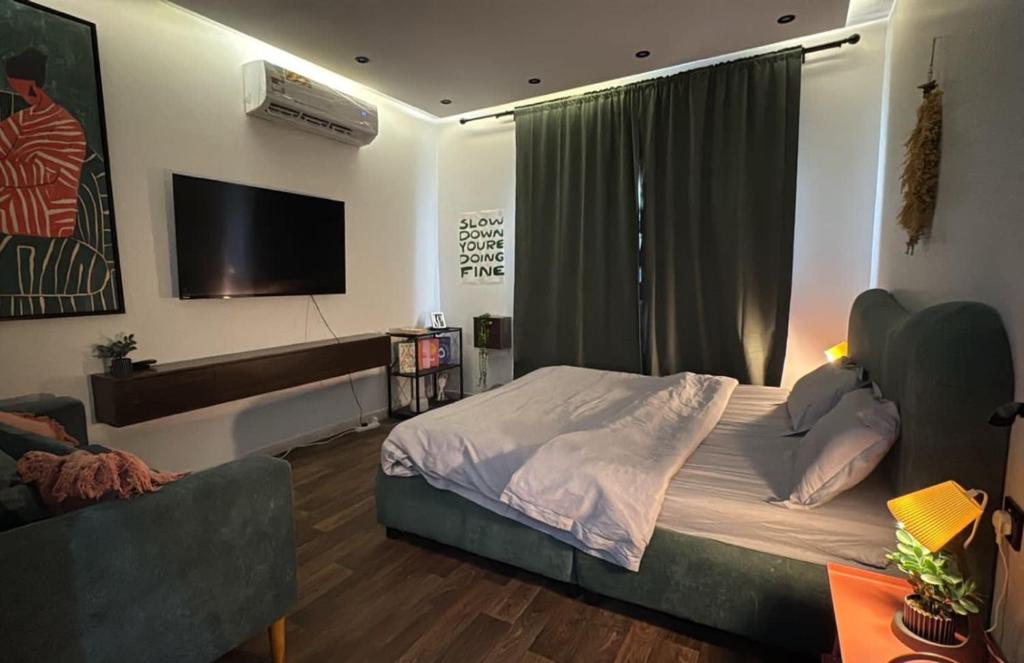 استديو another home, Rijád