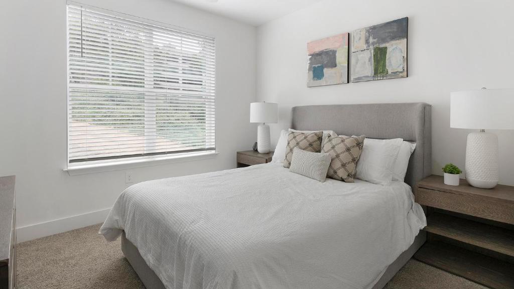 Landing at Station at Crestline - Mountain Brook, Mountain Brook