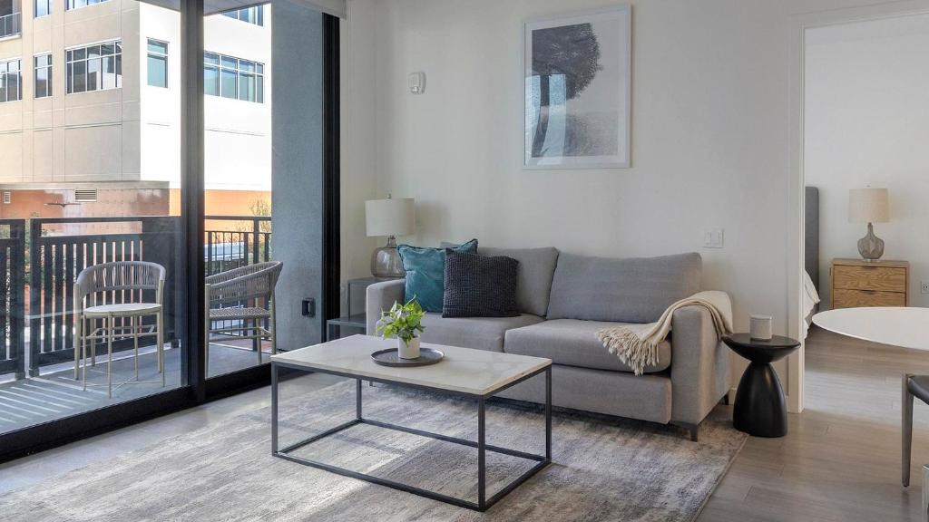 Landing at RendezVous Urban Flats - Tucson, Tucson