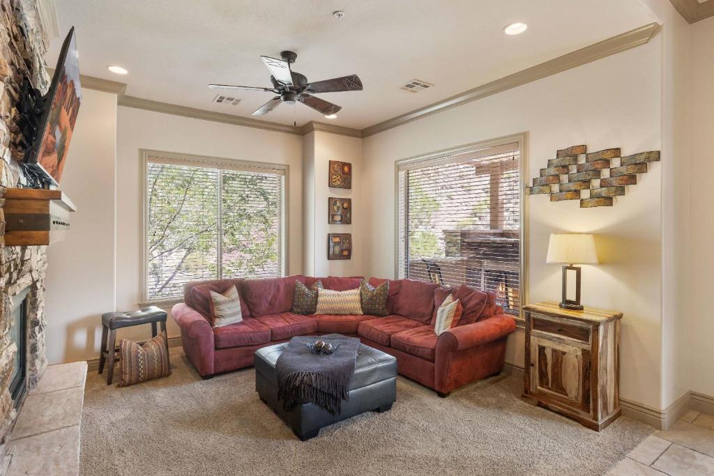 Red Cliffs - Scenic Tranquility, Washington