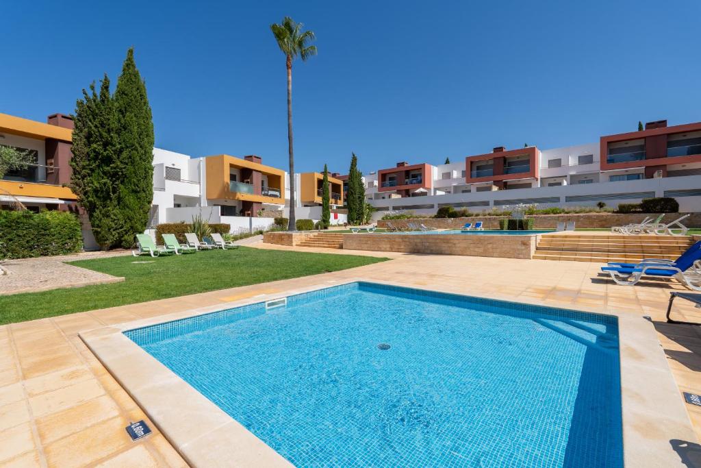 Vitismar GroundFloor Apartment with Direct Pool Access in Albufeira, Guia