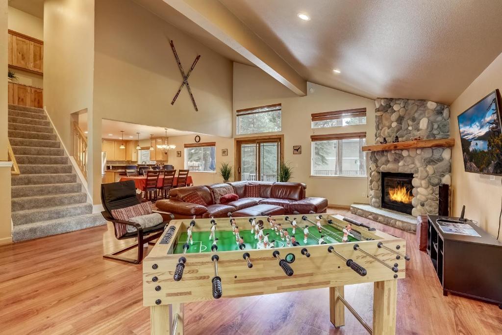 Sutter Trail Sparkles - Air conditioned large family home, South Lake Tahoe