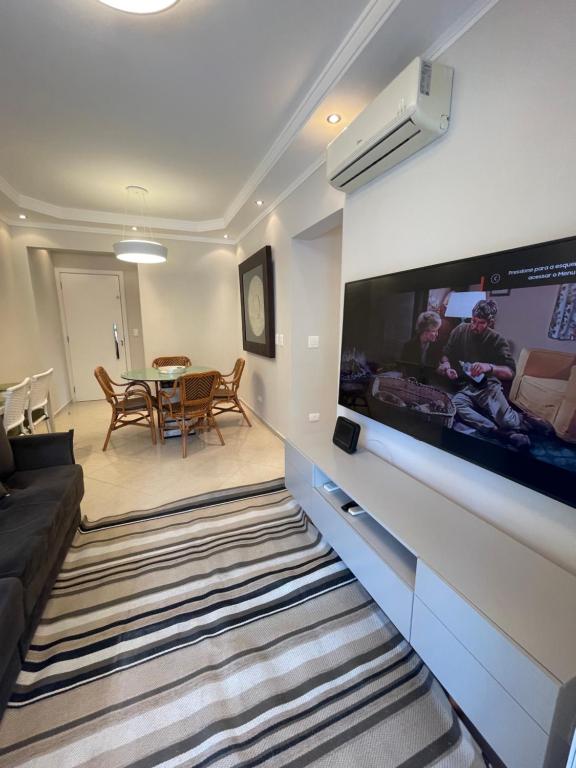 Maravilhoso e completo a aprox 80 mts do mar, Bertioga