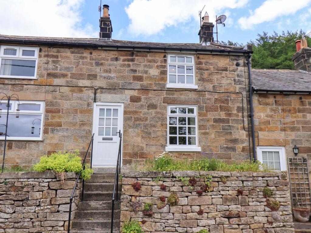 Eskdale View, 5 Hollins Cottages, Whitby