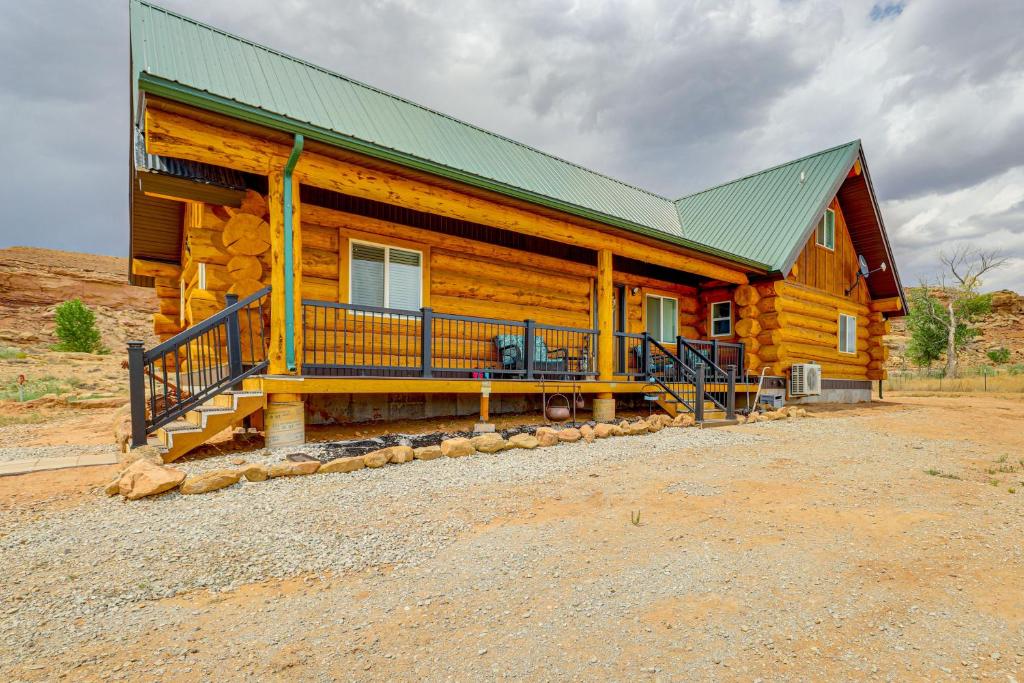 Explore Uintah Basin Rustic Cliff Cabin with Loft, Fort Duchesne