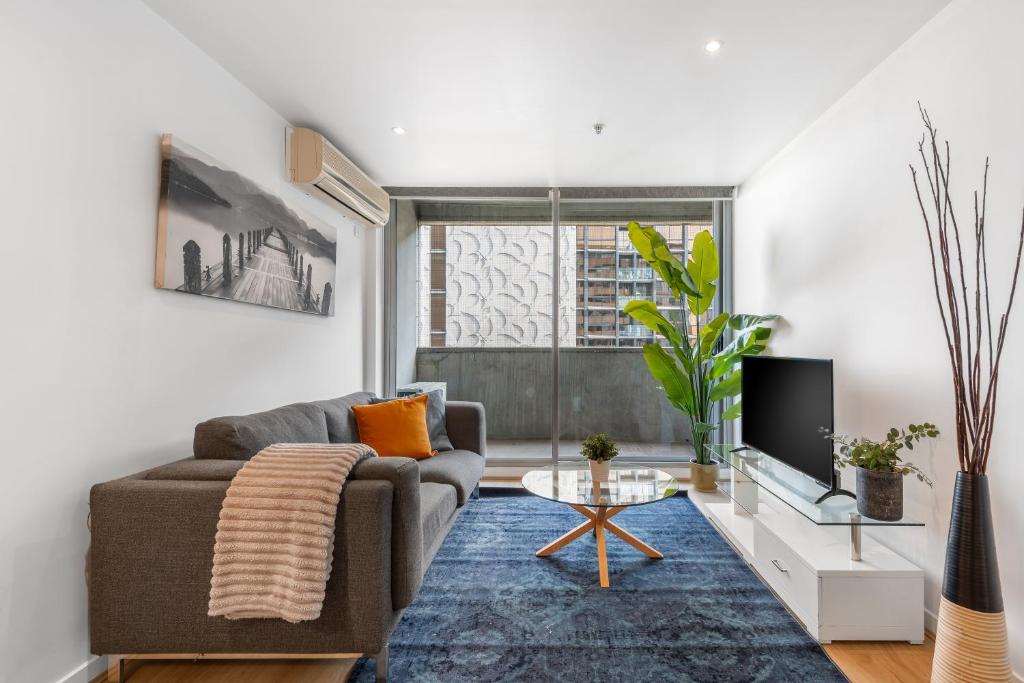 Complete Host Eight Apartments, Melbourne