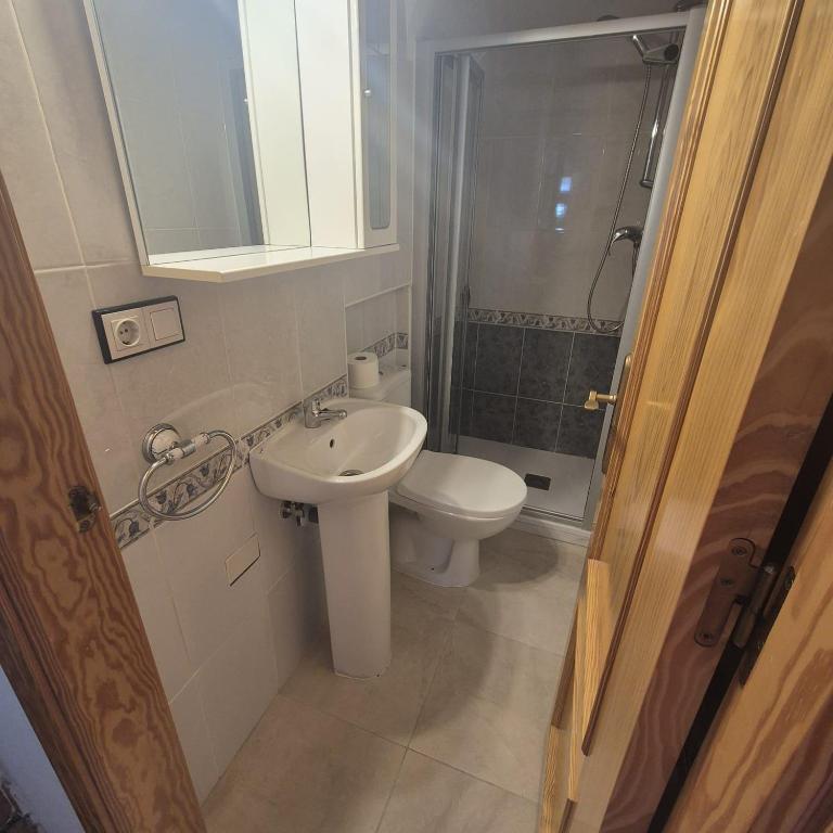 Orihuela - Sleeps 6 - Parking - Pool - PetFriendly - 4