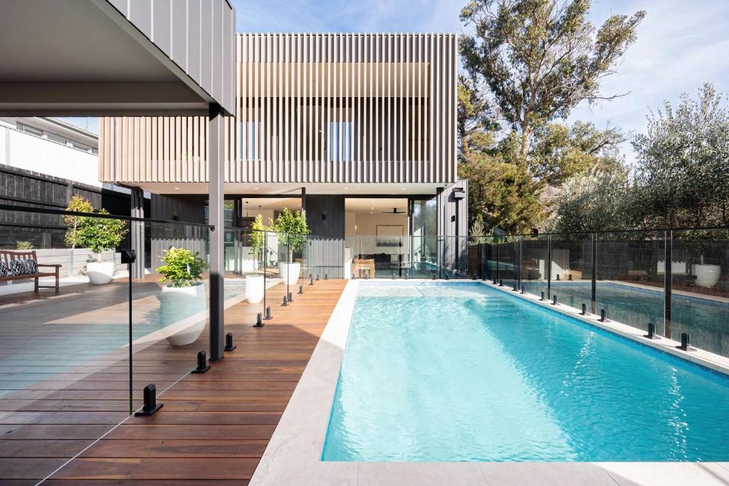 Seabound Luxe - Pool, Court, Walk to Beach and Village, Sorrento