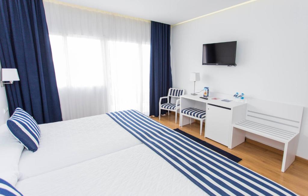 Hotel Voramar — Hotel rooms in Benidorm, Valencian Community