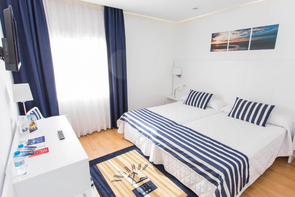 Hotel Voramar — Hotel rooms in Benidorm, Valencian Community