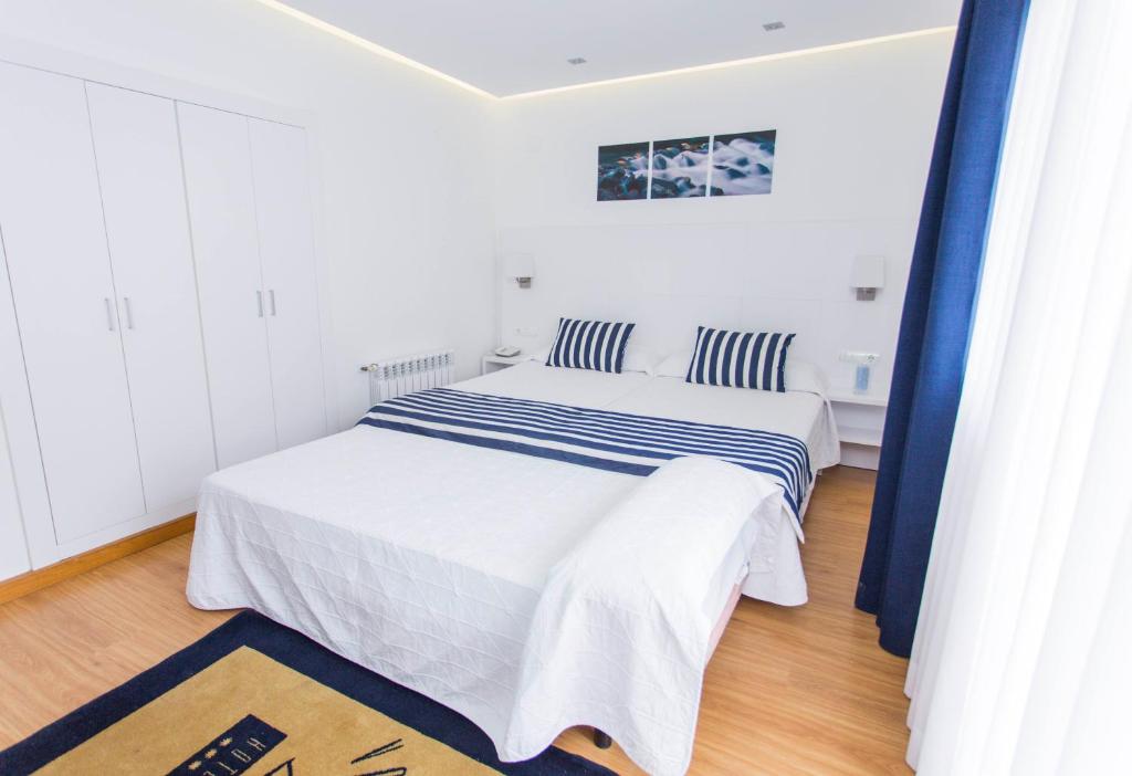 Hotel Voramar — Hotel rooms in Benidorm, Valencian Community