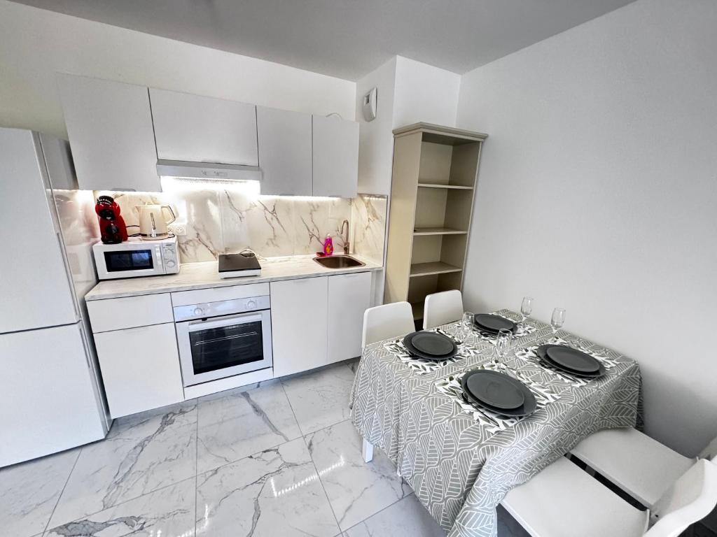 Luxueux appartement climatisé avec piscine & parking - 5