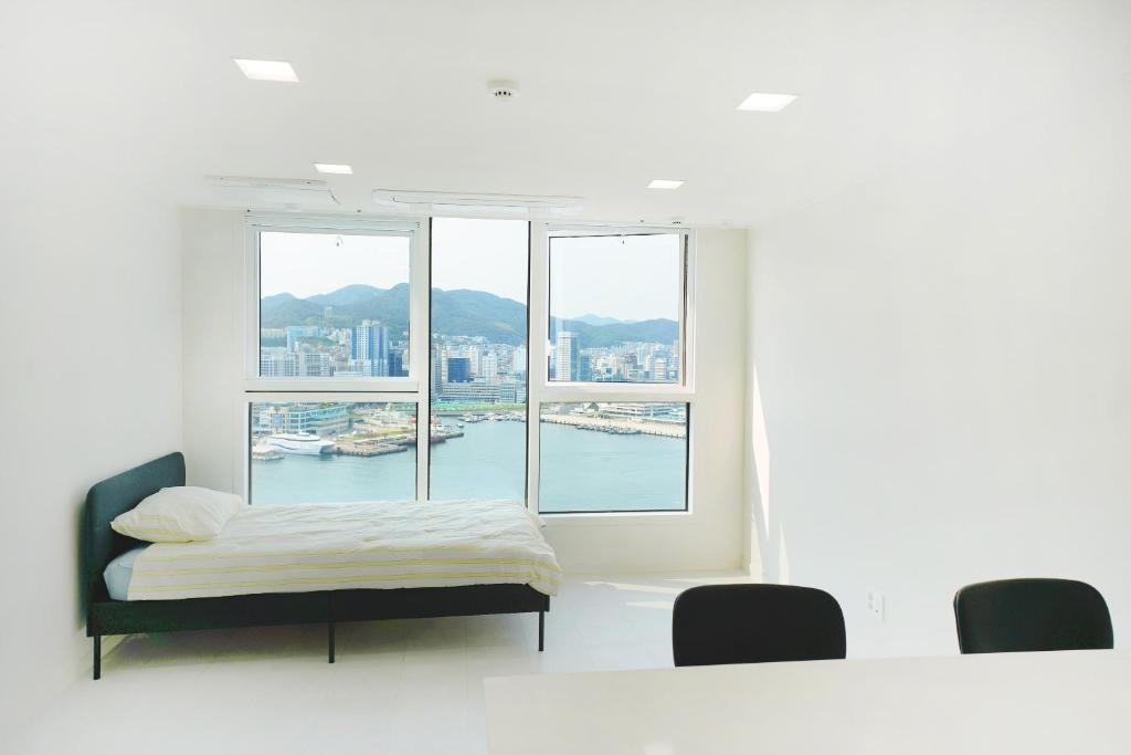 부산 오션스테이 - 오피스텔 (Busan OceanStay - Studio Apartment)