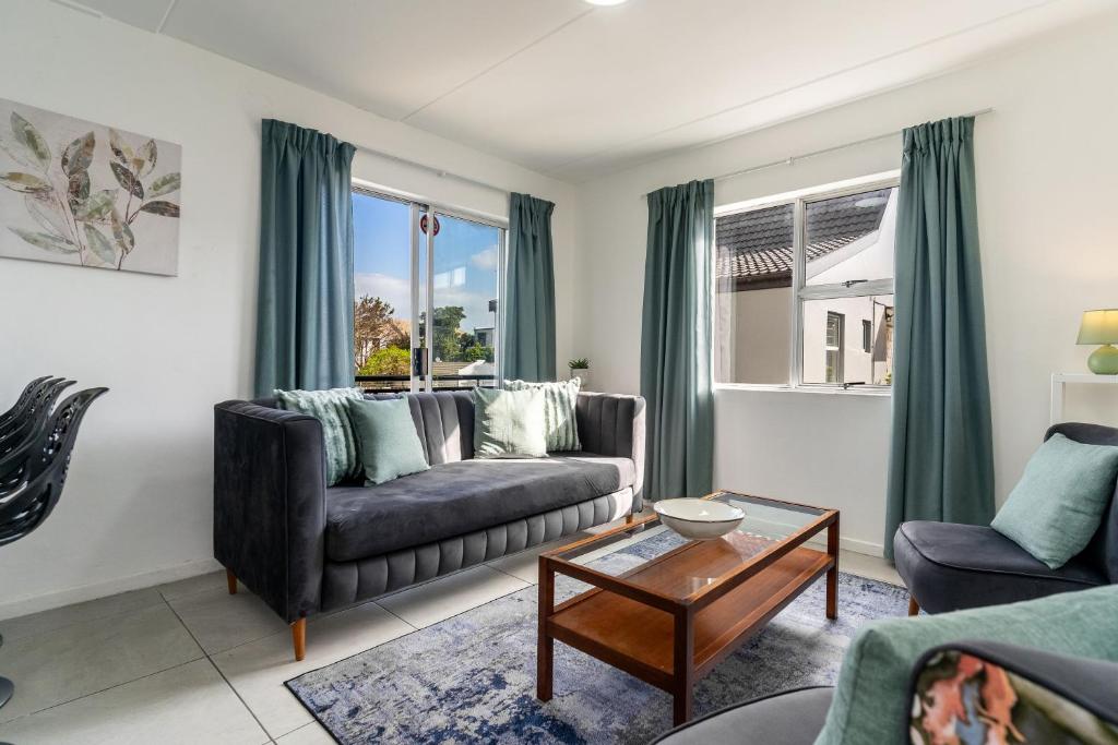 Manhattan Square 17, Cape Town