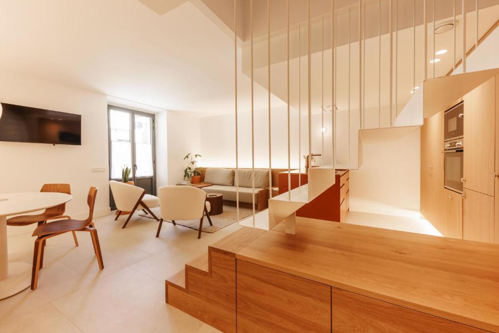 Bravissimo Vivaldi 4-5B, Monthly Apartment - 2