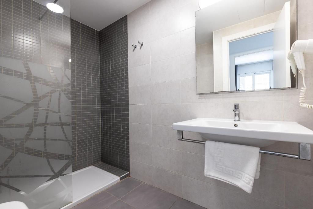 Rentalmar Zahara family suites - 5