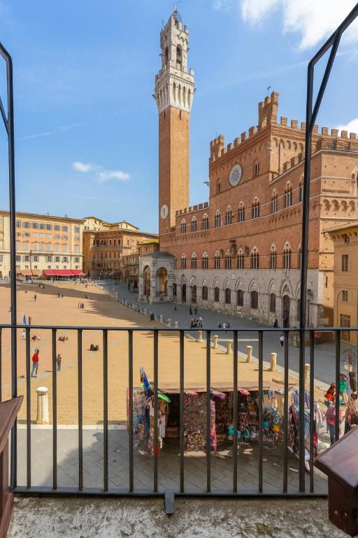 The Balcony Suite - Piazza del Campo, Siena