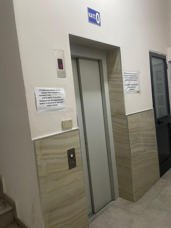 Studio access to the beach, Durrës