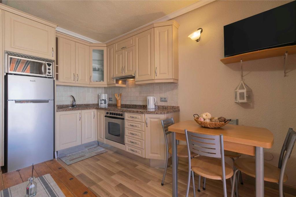 Paradise Court 1 BR Condo with Pool, Costa Adeje - 2