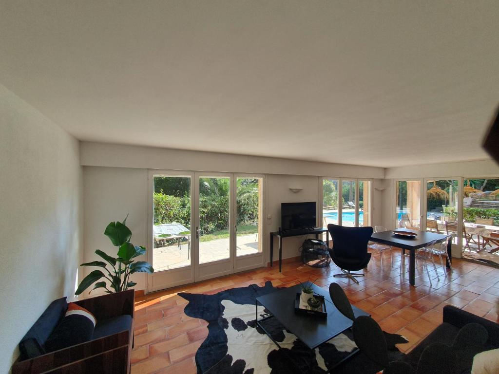 Bas de villa avec piscine à partager, sur la Côte d'Azur - 5