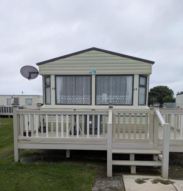 J4 Millfields 4 berth lead person must be over 30, Ingoldmells