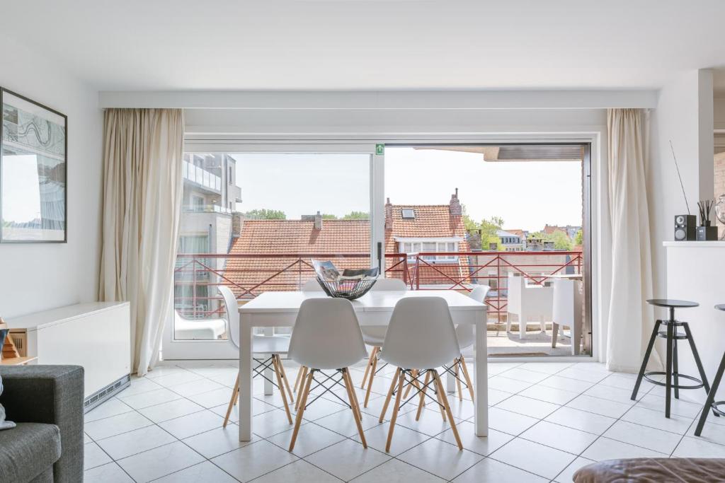 Huswell - Bright beach retreat with balcony, Koksijde