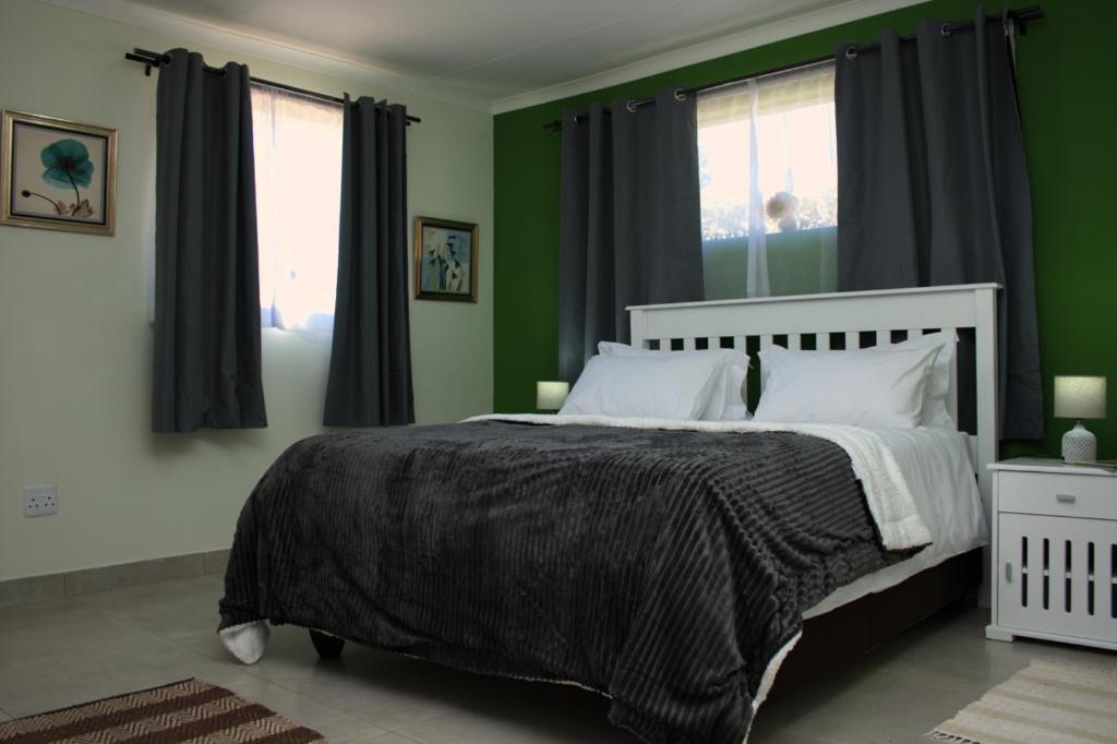 Pet-Friendly, Close to Airports, Golf & Schools, Vosburg
