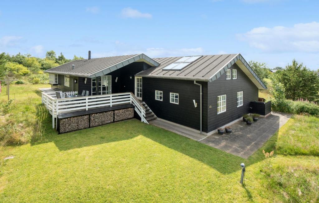 Beautiful Home In Ejstrupholm With Wifi, Krejbjerg