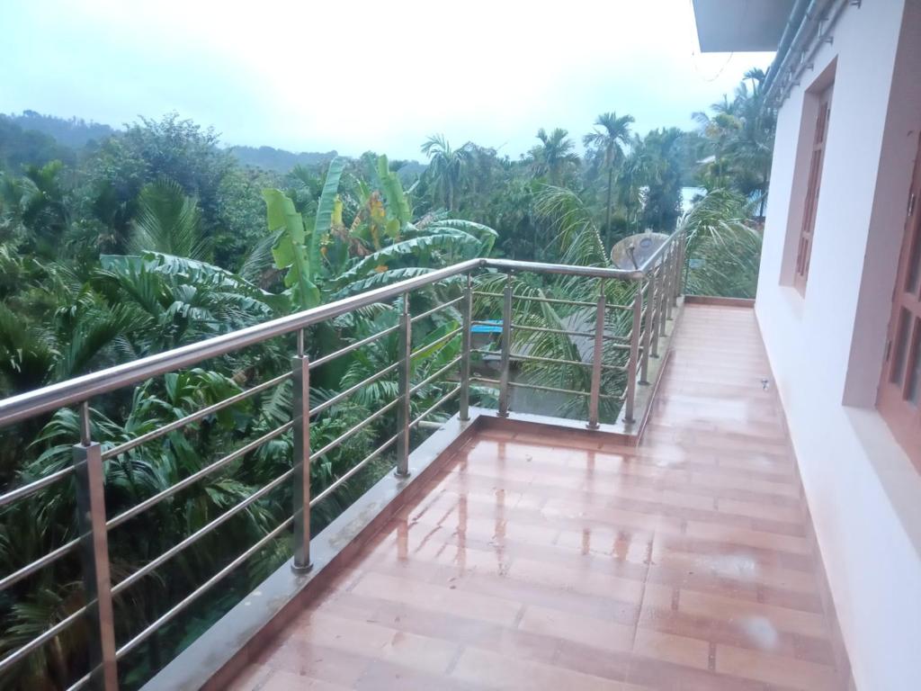 Shakthi Homestay의 조식 또는 휴식 공간