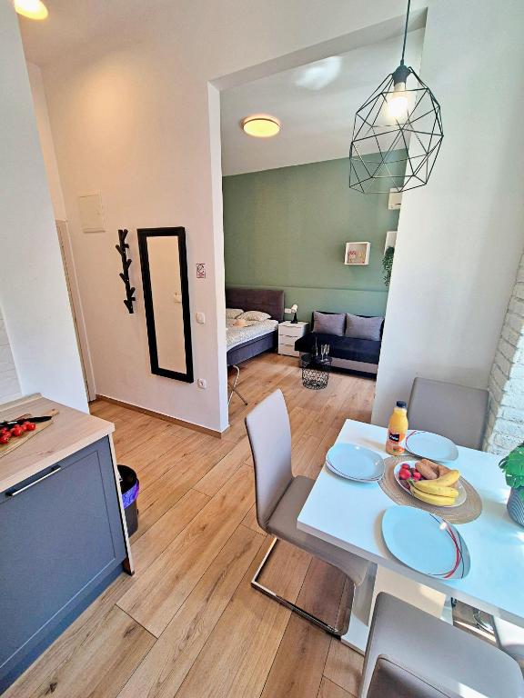 Lola's Place, Rijeka