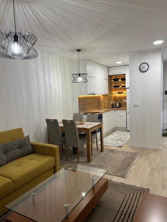 Fly and rest, Sarajevo