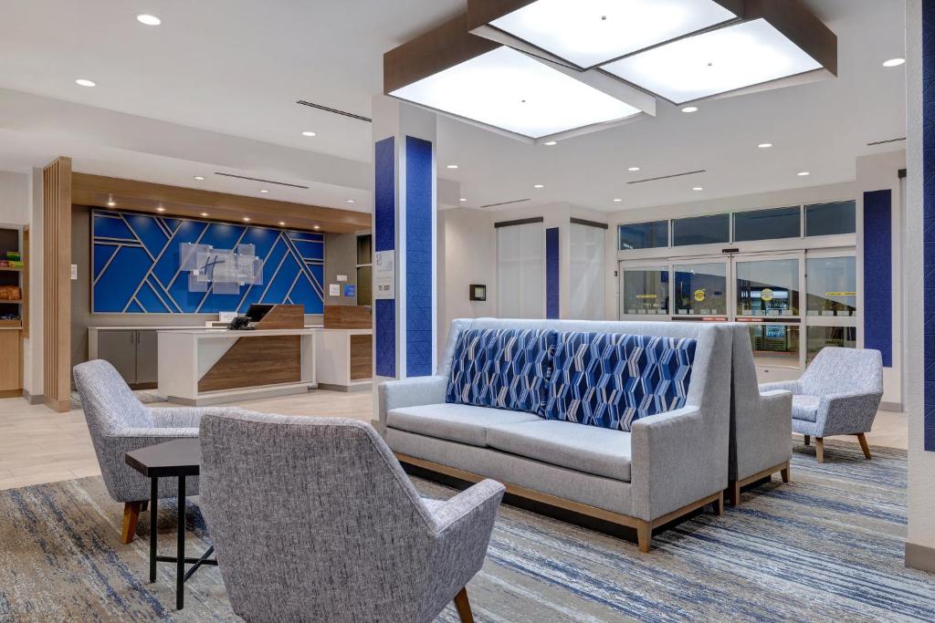 Holiday Inn Express & Suites Ontario - Chino Hills by IHG