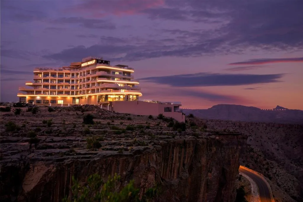 Hotel Indigo Jabal Akhdar Resort & Spa by IHG, hotel in Al ‘Aqar