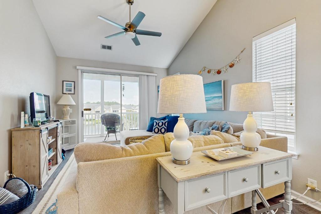 Sunset Shangri-La, Sunset Beach