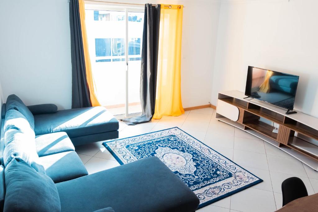 Palmarejo, Apartamento T2 no Prédio Rosa Trás de pão quente, Praia