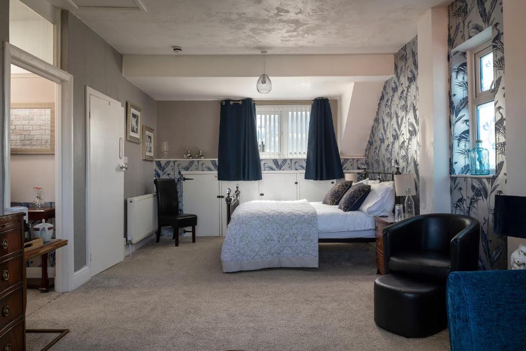 Rosaire with Private Car Park, Llandudno