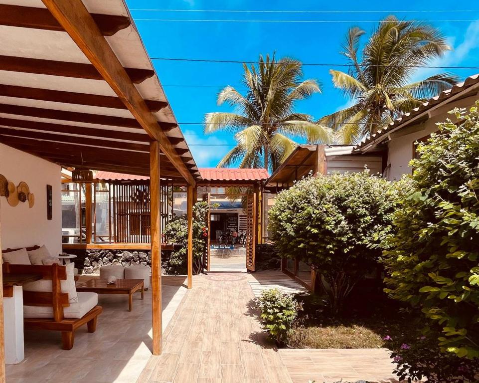 Hotel Coral Blanco with high speed internet Starlink and Galapagos Tour Operator - 1