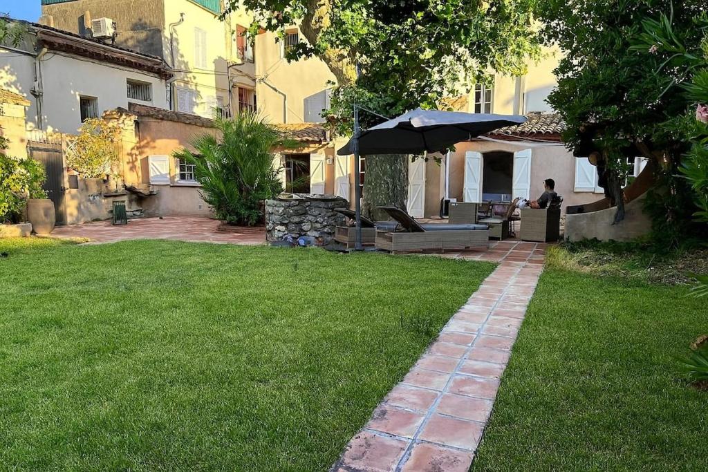 Villa jardin secret centre-ville d'Antibes - 1