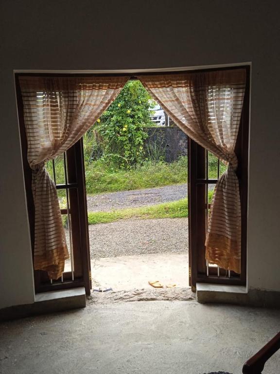 Star Edge Hillscape, Ihala Keembiya