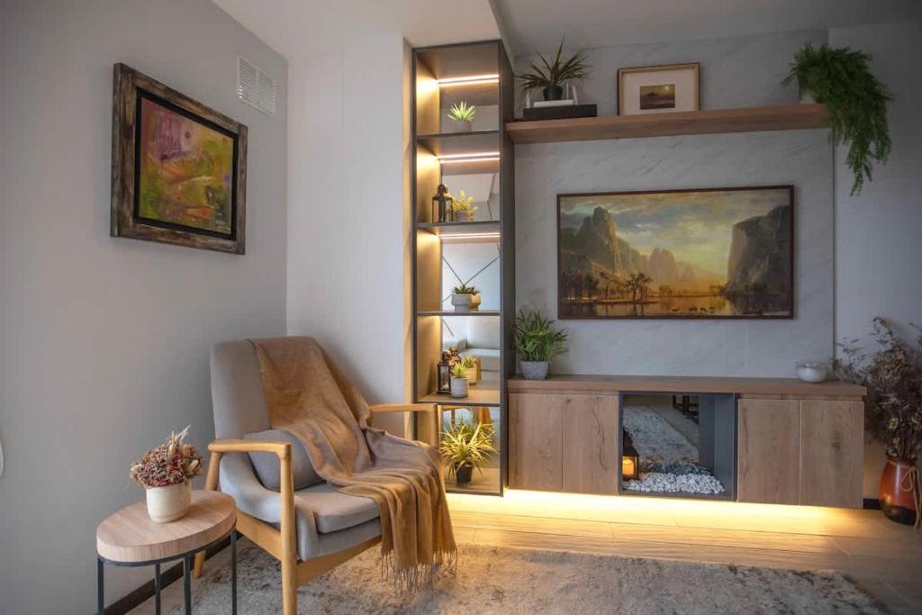 Charming 1BR Pool and Shared Space - 1